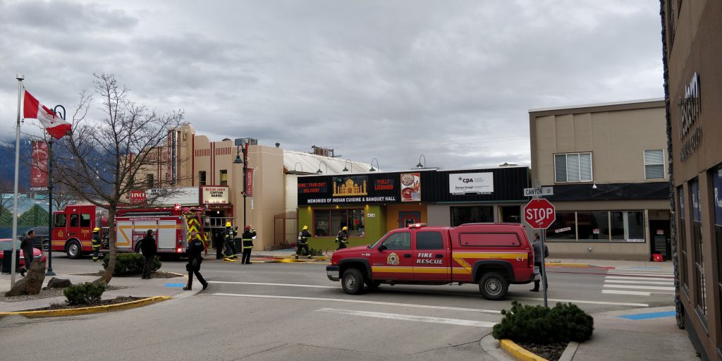 Update: Fire on Canyon Street draws a crowd and full response from fire ...